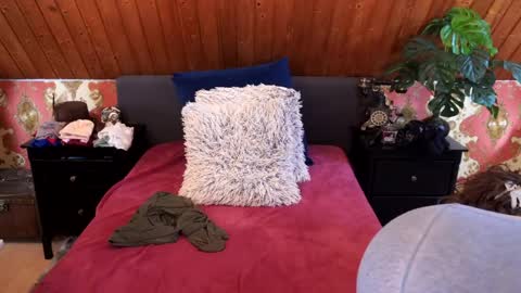 Tessa online show from 04-20-26, 01:58