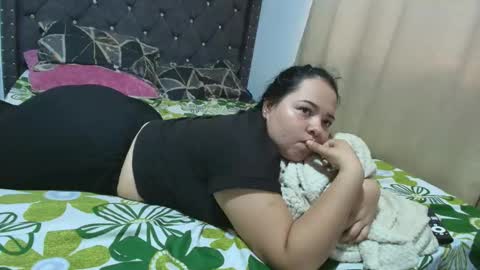 Snapshot of tessayleo_13 chatting on 05-29-26, 03:43 tessa y leo online show from 05-29-26, 03:43