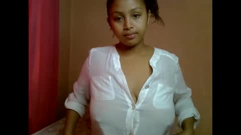 Snapshot of tessmia chatting on 01-19-26, 07:01 tessmia online show from 01-19-26, 07:01