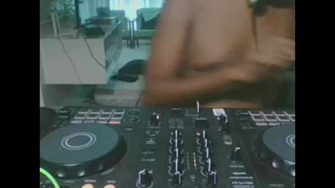 tesudoblack85 online show from 05-04-26, 09:05