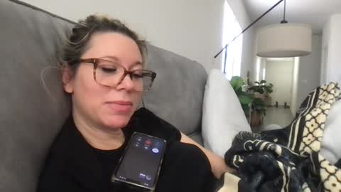 Snapshot of texas_blonde chatting on 11-04-25, 04:17 Daphne Summers online show from 11-04-25, 04:17