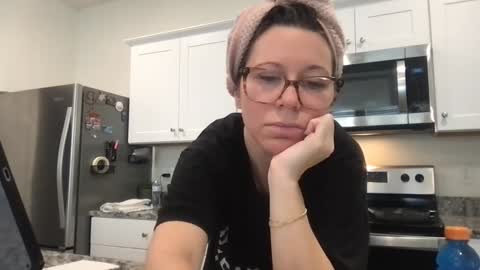 Daphne Summers online show from 12-18-25, 04:02