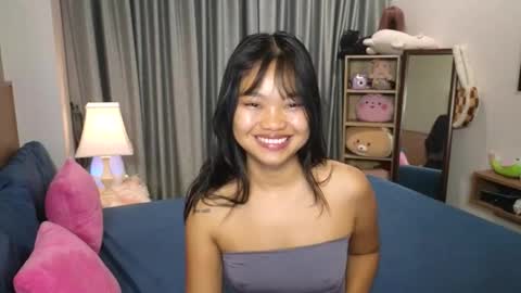 Snapshot of thailand4you chatting on 01-07-26, 01:57 AbbieThai online show from 01-07-26, 01:57