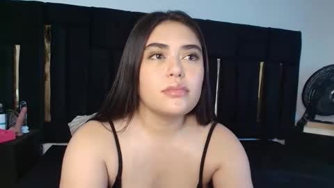 Snapshot of thaisadara24 chatting on 11-02-25, 04:31 T H A I S online show from 11-02-25, 04:31