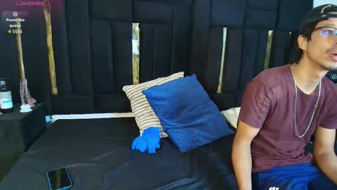 Snapshot of thaisadara24 chatting on 11-19-25, 09:37 T H A I S online show from 11-19-25, 09:37