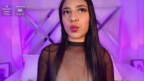 Snapshot of thalia_gomez__ chatting on 06-25-26, 11:04 thalia online show from 06-25-26, 11:04