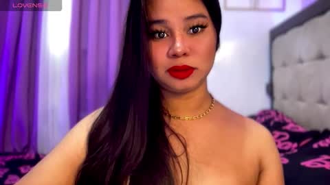 Ms. Thalia online show from 11-24-25, 03:06