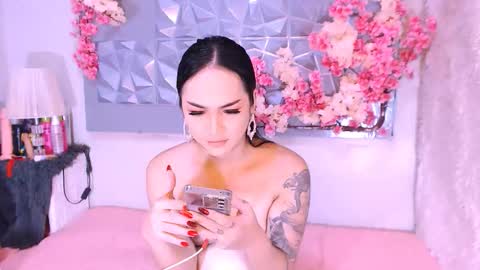 Snapshot of thalia_venture chatting on 12-22-25, 12:46 Thalia online show from 12-22-25, 12:46