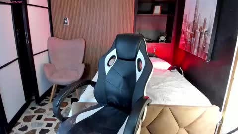 Snapshot of thaliabrooks_ chatting on 11-21-25, 05:28 Thalia online show from 11-21-25, 05:28