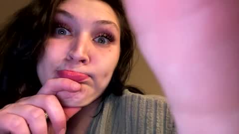 thatbaby070200000 online show from 12-14-24, 04:34