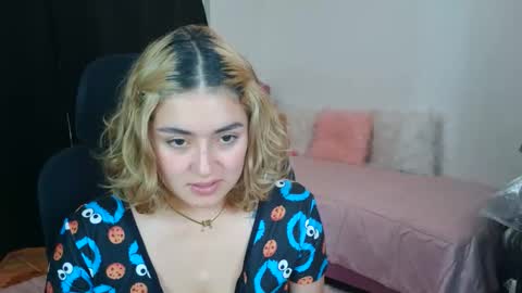   online show from 11-23-25, 01:44