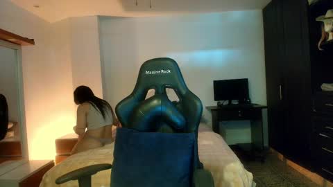 Snapshot of thays_mawakye01 chatting on 05-14-26, 08:26 Paola online show from 05-14-26, 08:26