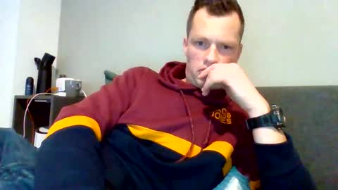 Snapshot of the___rocky200 chatting on 11-21-25, 03:33 Dennis online show from 11-21-25, 03:33