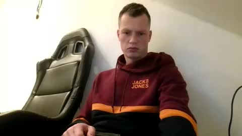 Snapshot of the___rocky200 chatting on 12-17-25, 09:10 Dennis online show from 12-17-25, 09:10