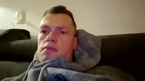 Snapshot of the___rocky200 chatting on 12-19-25, 07:10 Dennis online show from 12-19-25, 07:10