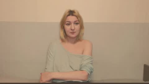 Snapshot of the_basic_instinctt chatting on 11-25-25, 11:16 Eva online show from 11-25-25, 11:16