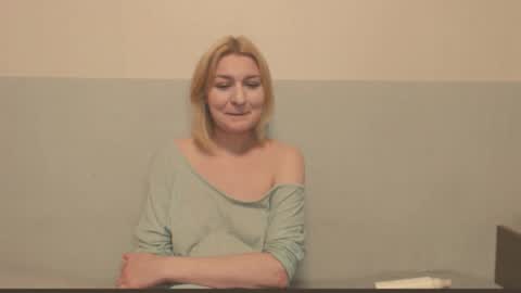 Snapshot of the_basic_instinctt chatting on 02-19-26, 09:33 Eva online show from 02-19-26, 09:33