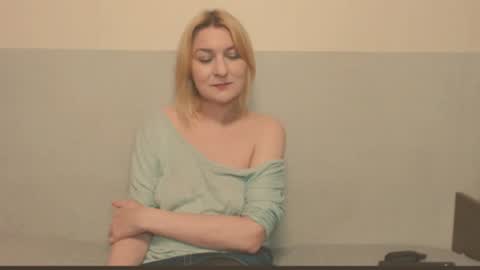 Snapshot of the_basic_instinctt chatting on 06-22-26, 10:29 Eva online show from 06-22-26, 10:29