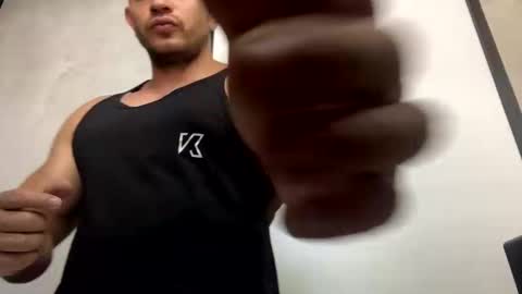 Snapshot of the_beastmuscle chatting on 02-22-25, 04:09 beast online show from 02-22-25, 04:09