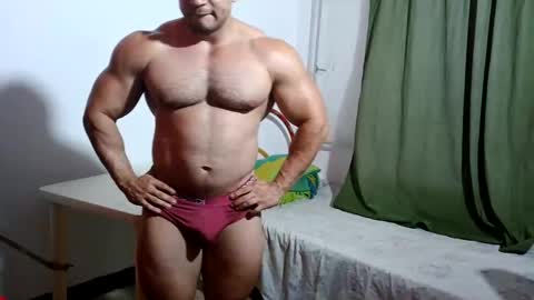 Snapshot of the_beastmuscle chatting on 09-16-25, 10:11 beast online show from 09-16-25, 10:11