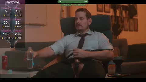 Snapshot of the_dilf chatting on 12-21-25, 11:28 The DILF - online show from 12-21-25, 11:28