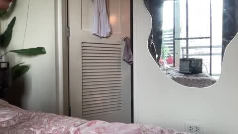 Snapshot of the_emmarouge chatting on 01-12-25, 03:28 the_emmarouge online show from 01-12-25, 03:28