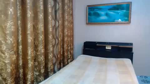 Snapshot of the_girl_nxt_door chatting on 11-22-25, 08:24 samm online show from 11-22-25, 08:24