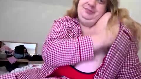 Snapshot of the_goddess_anubis chatting on 10-27-25, 02:32 Anubis online show from 10-27-25, 02:32