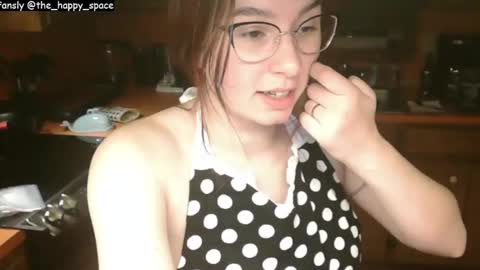 Snapshot of the_happy_space chatting on 03-10-25, 03:12 MATERNITY LEAVE online show from 03-10-25, 03:12