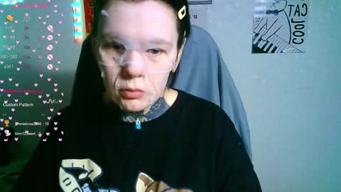 Snapshot of the_ice_owl chatting on 11-15-25, 09:06 the_ice_owl online show from 11-15-25, 09:06