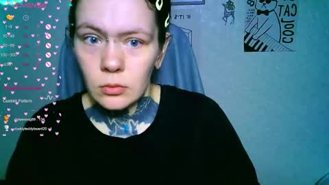 Snapshot of the_ice_owl chatting on 11-19-25, 12:49 the_ice_owl online show from 11-19-25, 12:49