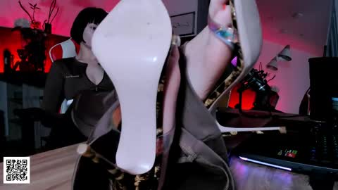 Snapshot of the_inamorata chatting on 06-09-26, 09:15 Goddess Misha online show from 06-09-26, 09:15