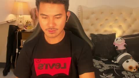 Snapshot of the_killian_jones chatting on 10-12-25, 12:37 ken online show from 10-12-25, 12:37