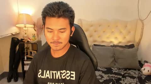 Snapshot of the_killian_jones chatting on 11-04-25, 12:26 ken online show from 11-04-25, 12:26