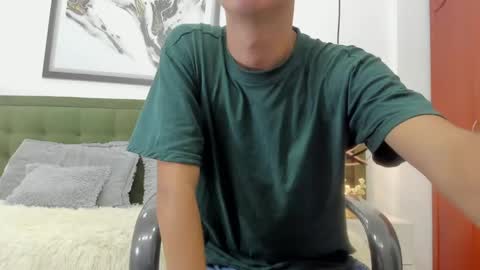 Snapshot of the_mark_king chatting on 05-06-26, 05:18 T H E M A R K K I N G online show from 05-06-26, 05:18