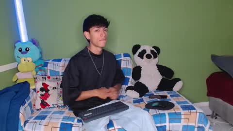 Snapshot of the_muderer chatting on 11-03-25, 02:51 murderer online show from 11-03-25, 02:51