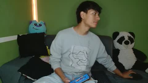 Snapshot of the_muderer chatting on 11-06-25, 01:34 murderer online show from 11-06-25, 01:34