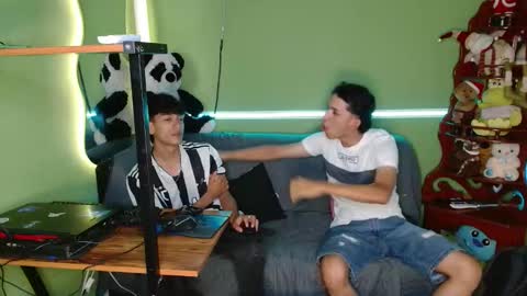 Snapshot of the_muderer chatting on 11-26-25, 06:42 murderer online show from 11-26-25, 06:42