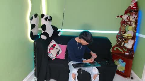 Snapshot of the_muderer chatting on 12-03-25, 01:31 murderer online show from 12-03-25, 01:31