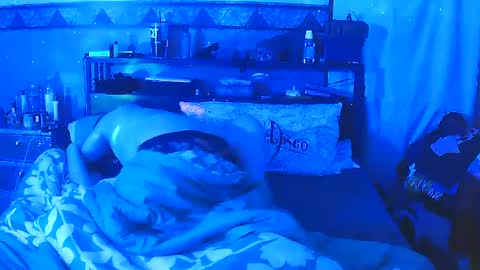 Snapshot of the_sam_ chatting on 01-08-25, 04:12 the_sam_ online show from 01-08-25, 04:12