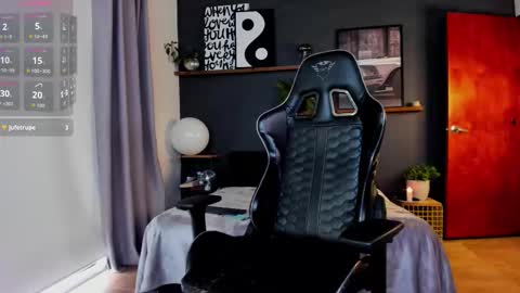 Snapshot of the_walkers_ chatting on 01-10-26, 02:08 walkers online show from 01-10-26, 02:08