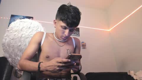 Snapshot of the_weed_guys chatting on 12-06-24, 07:10 Danny online show from 12-06-24, 07:10