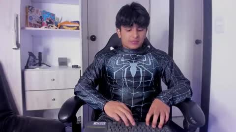 Snapshot of the_weed_guys chatting on 10-30-25, 01:18 Danny online show from 10-30-25, 01:18