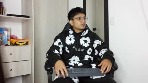 Danny online show from 11-22-25, 02:10