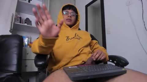 Snapshot of the_weed_guys chatting on 12-19-25, 03:46 Danny online show from 12-19-25, 03:46