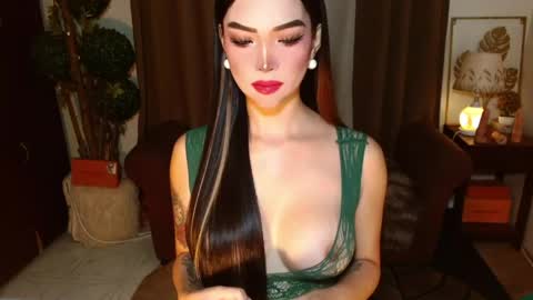 Snapshot of thea_whong chatting on 04-12-26, 11:43 thea_whong online show from 04-12-26, 11:43