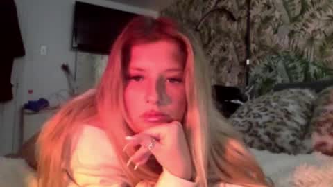 Snapshot of thealice_ chatting on 05-25-26, 09:54 alicaaa online show from 05-25-26, 09:54