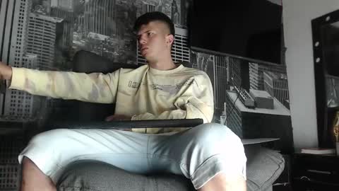 Snapshot of theangelmiguel chatting on 01-10-25, 06:09 Miguel Angel online show from 01-10-25, 06:09