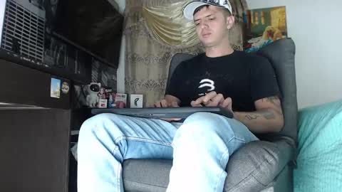Snapshot of theangelmiguel chatting on 01-24-25, 03:22 Miguel Angel online show from 01-24-25, 03:22