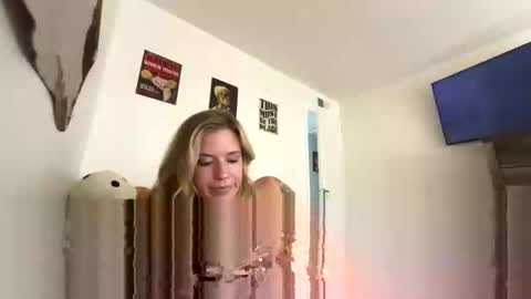 Snapshot of theannajewels chatting on 11-12-25, 08:30 theannajewels online show from 11-12-25, 08:30